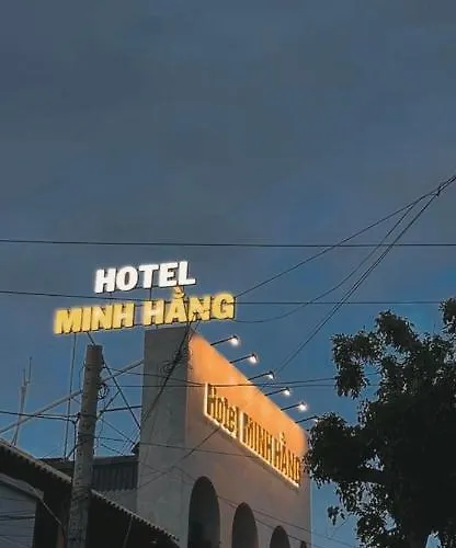 Minh Hang *