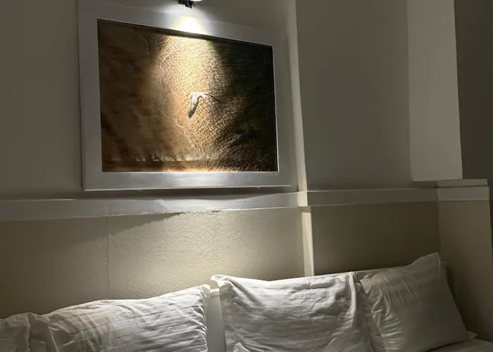Minh Hang Khách sạn *